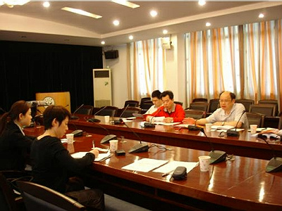 联系新加坡驻上海办事处官员与我院座谈