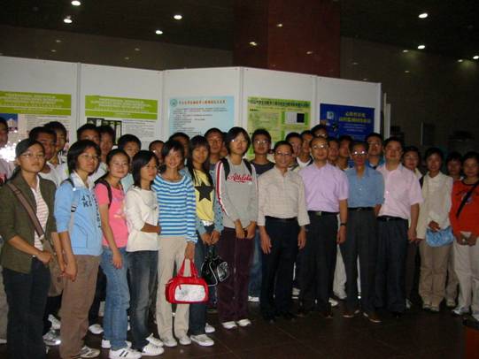 2007级生物医学工程专业学生与黎孟枫副校长等领导、老师合影