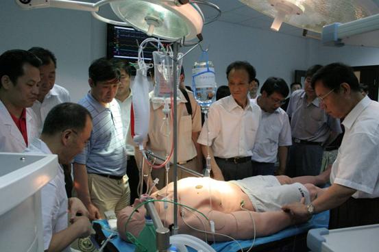 教育部高等学校实验室建设指导委员会专家考察医学实验教学中心