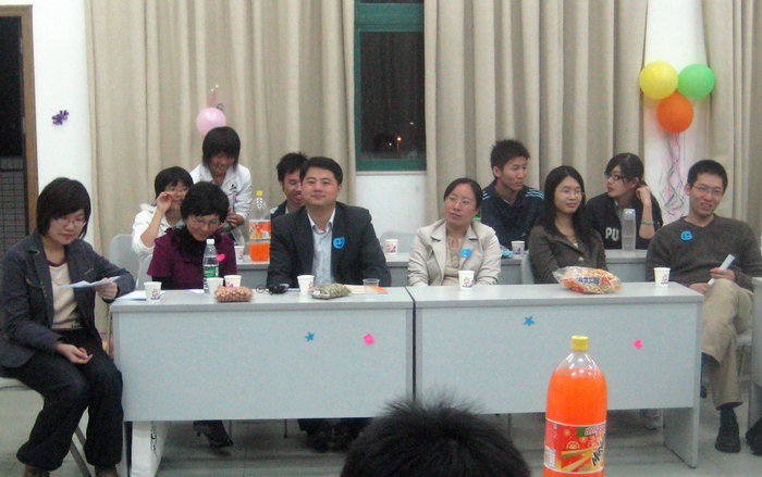 东校区举办生物医学工程学生经验交流会暨迎新年座谈会